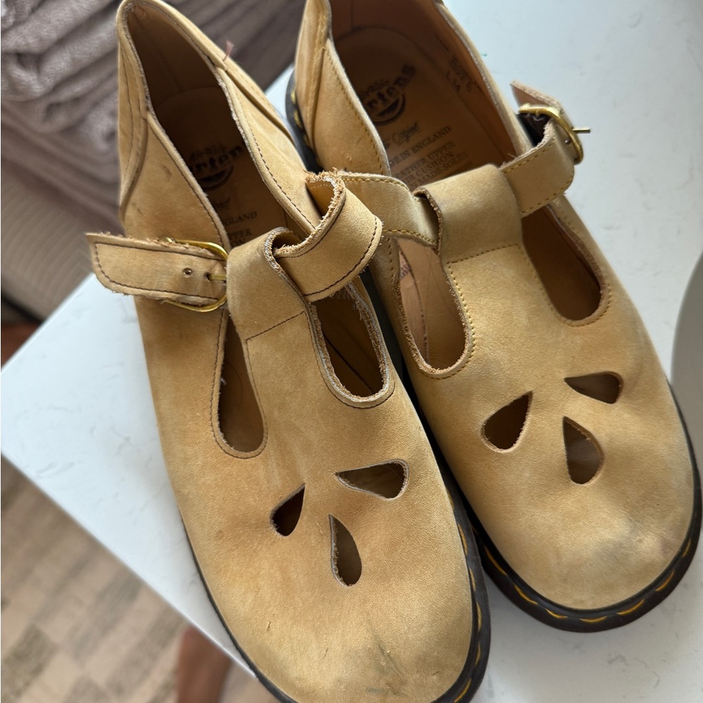 Vintage Dr. Martens 8062 Teardrop T-Strap Mary Janes